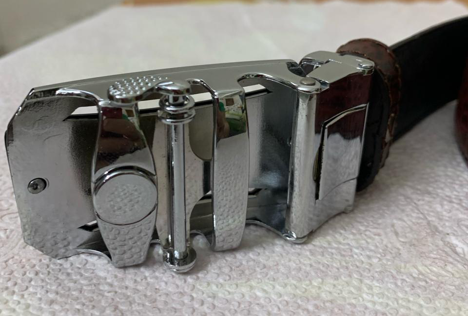 100% Leather Belt With Exclusive Metal Buckle